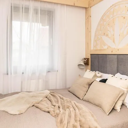アパート Bialka Resort Apartamenty ビャウカ